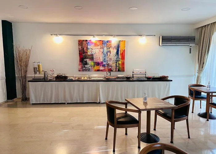 Ξενοδοχείο Paradise 2*