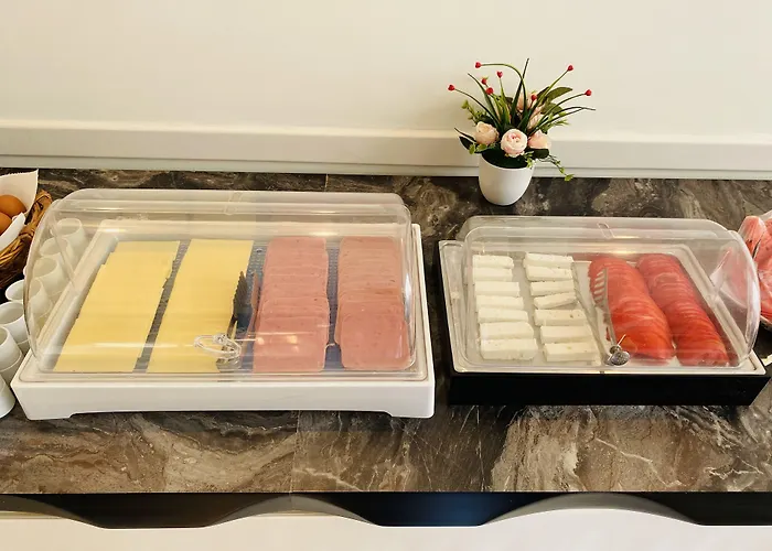 Ξενοδοχείο Paradise 2*