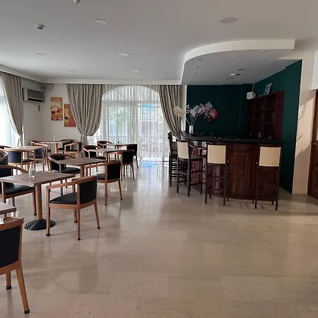 Hotel Paradise 2*