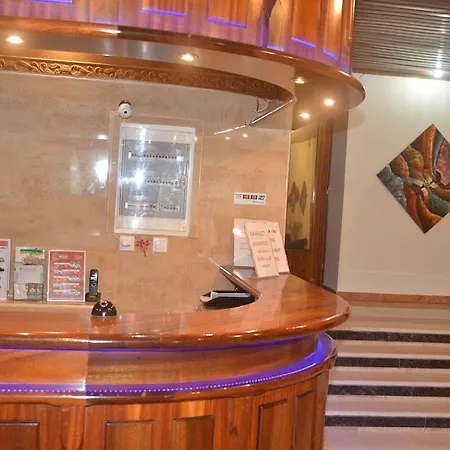 Paradise Hotel 2*