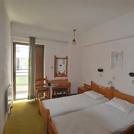 Paradise Hotel 2*