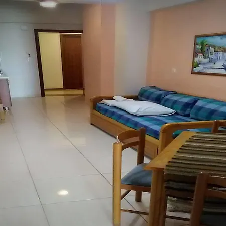 Paradise Hotel 2*