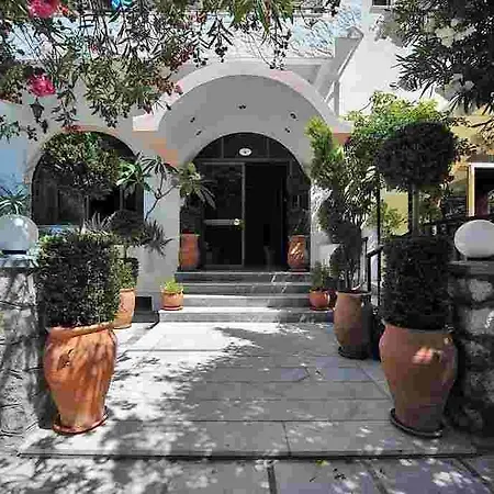 Hotel Paradise 2*