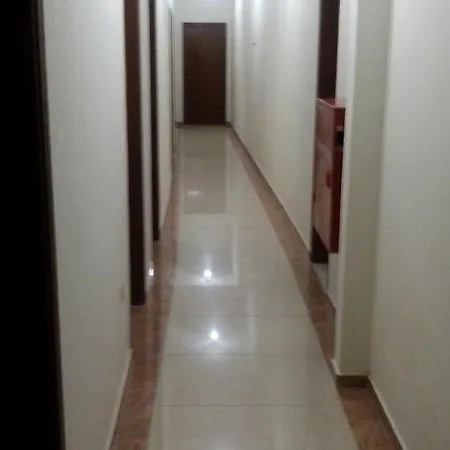 Paradise Hotel 2*